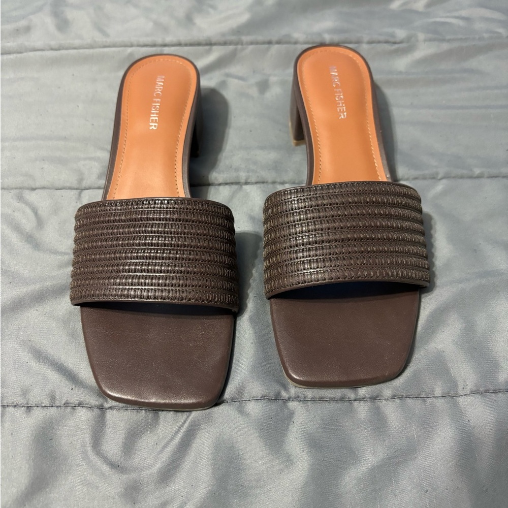 Marc Fisher size 9.5 M sandals